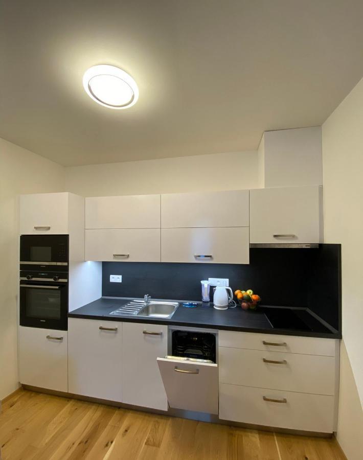 Lovely Studio Apartment, Free Parking 1,55 Hight براغ المظهر الخارجي الصورة