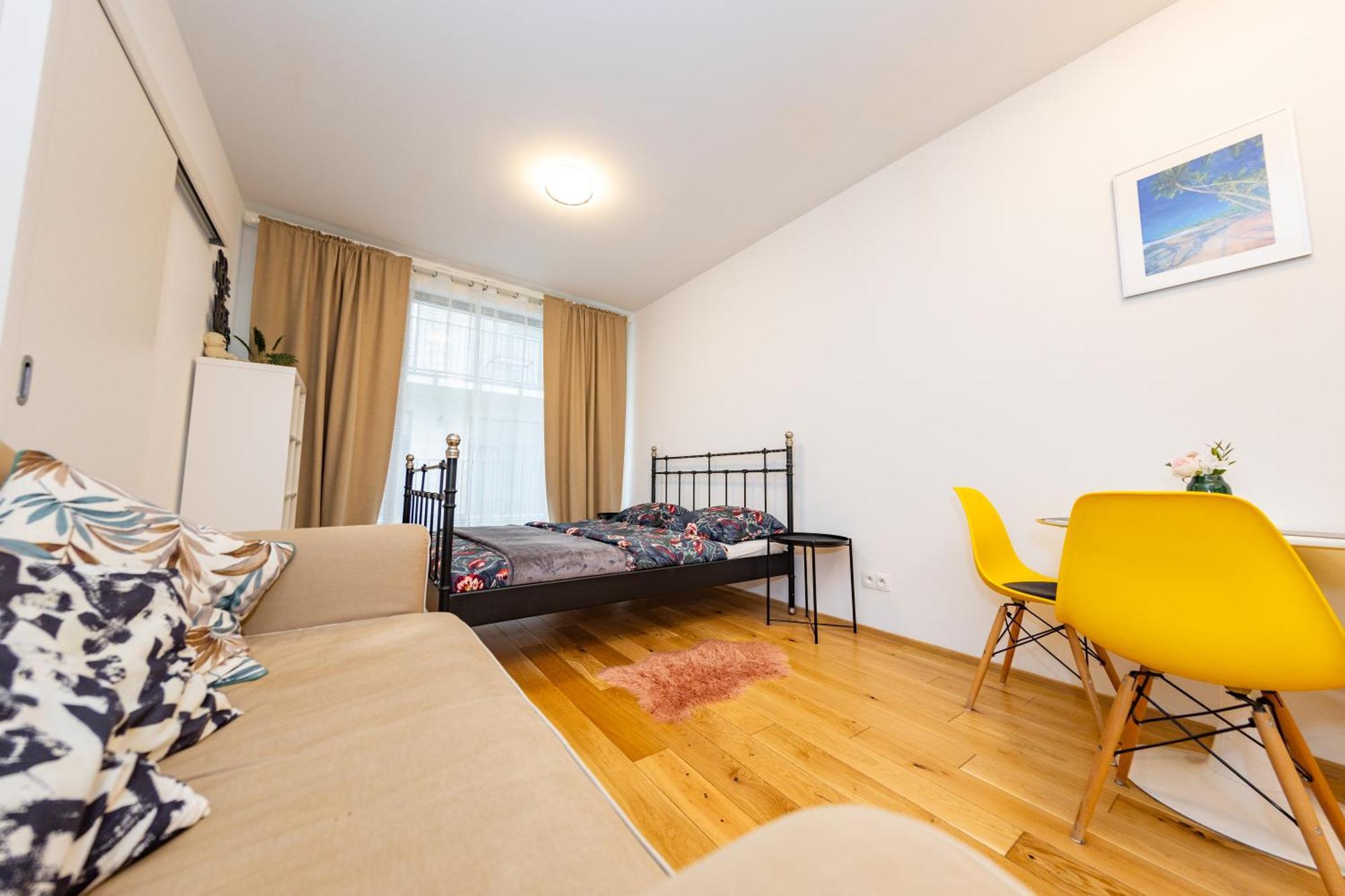 Lovely Studio Apartment, Free Parking 1,55 Hight براغ المظهر الخارجي الصورة