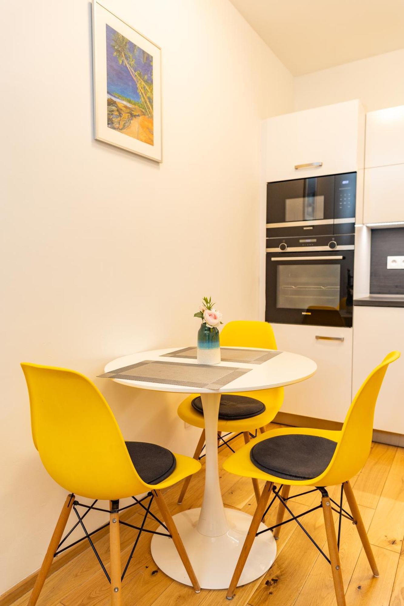 Lovely Studio Apartment, Free Parking 1,55 Hight براغ المظهر الخارجي الصورة